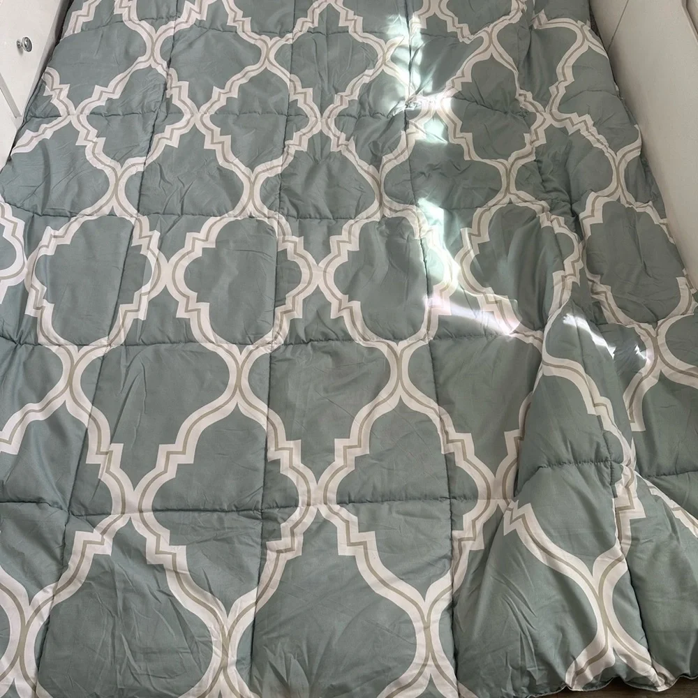 2 Light blue Geometric Comforter - Brand Unspecified